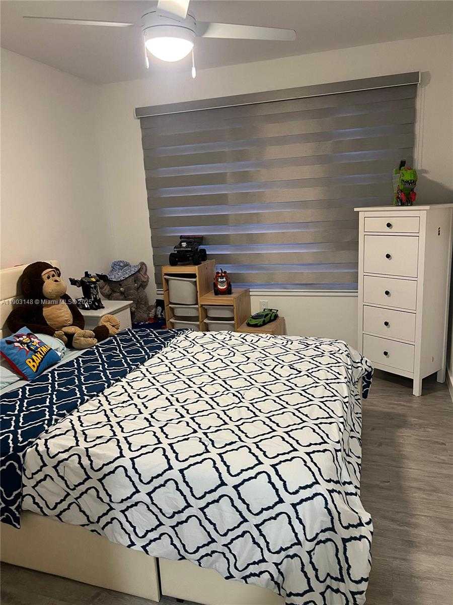 Imagen de Pequeño Objeto