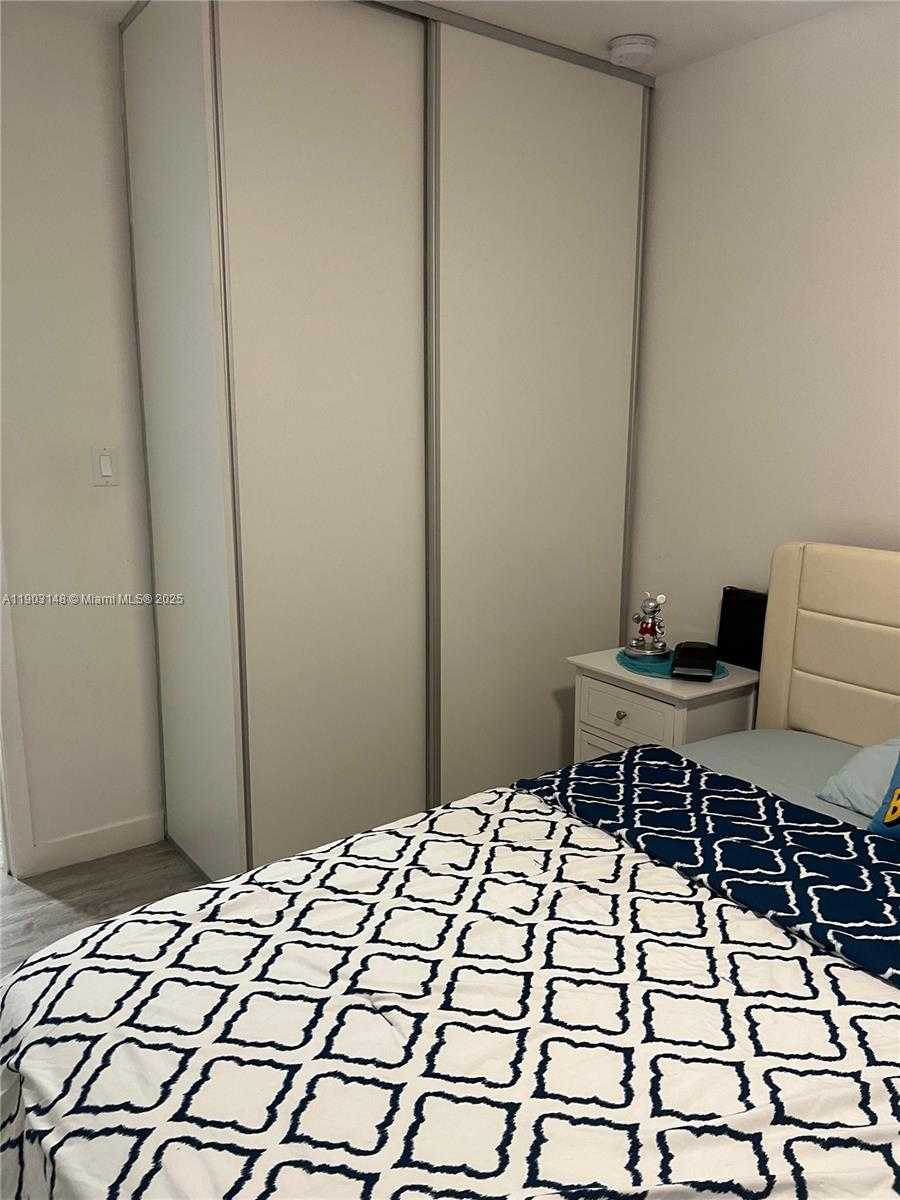 Imagen de Pequeño Objeto