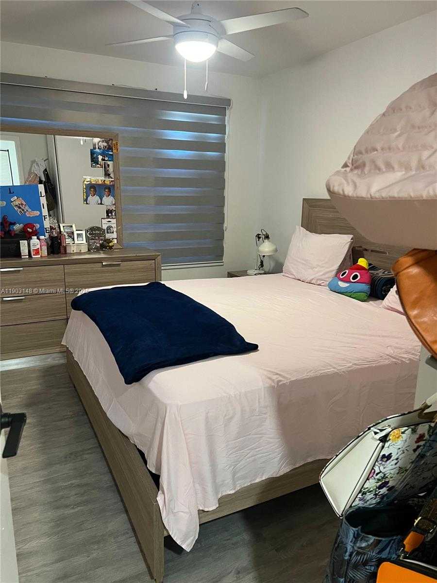 Imagen de Pequeño Objeto