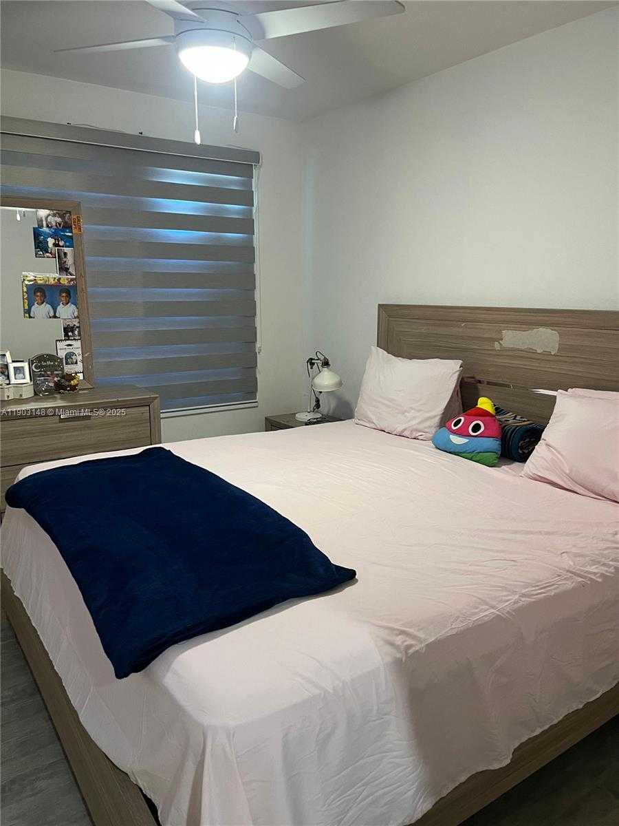 Imagen de Pequeño Objeto