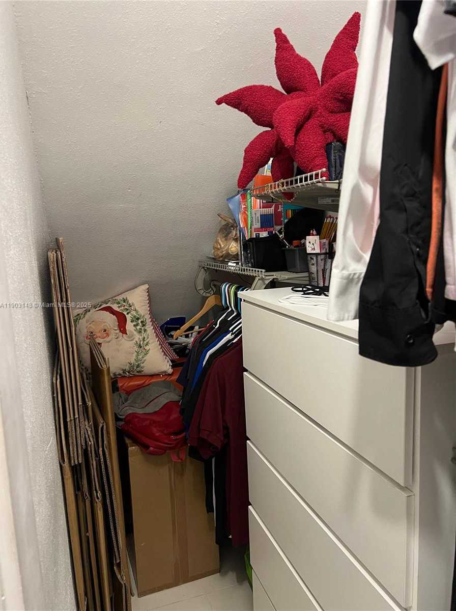 Imagen de Pequeño Objeto