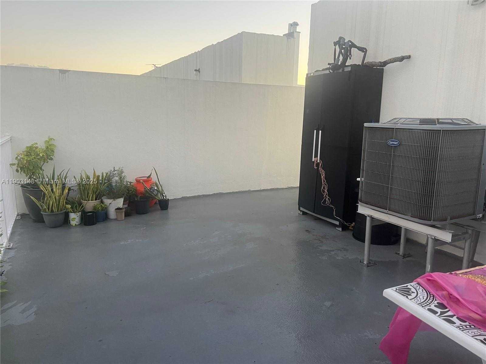 Imagen de Pequeño Objeto