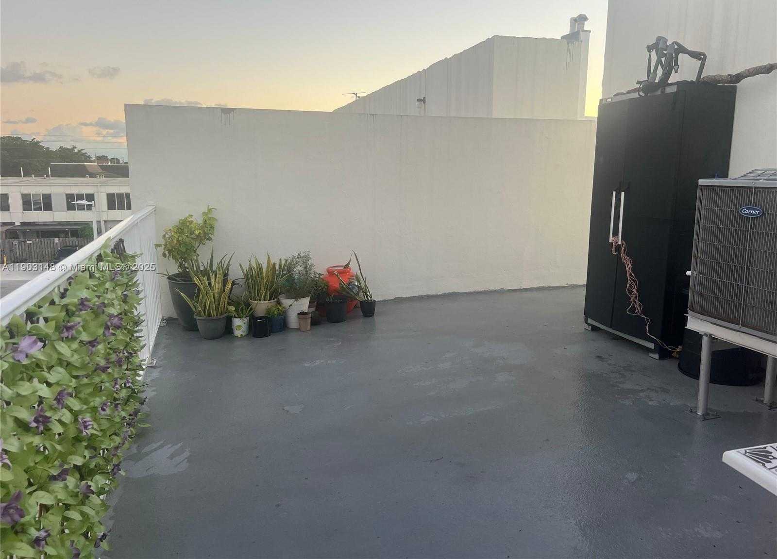 Imagen de Pequeño Objeto