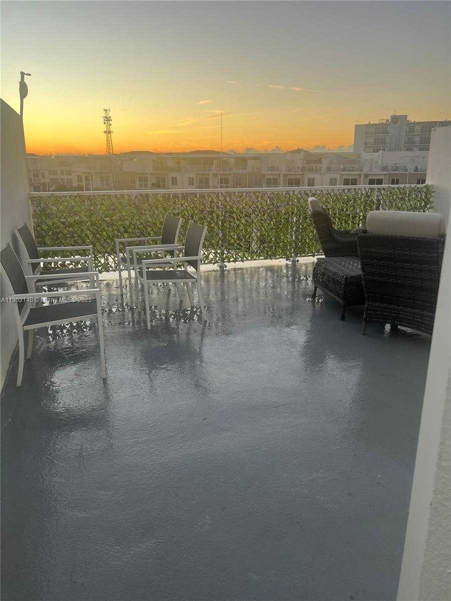 Imagen de Pequeño Objeto