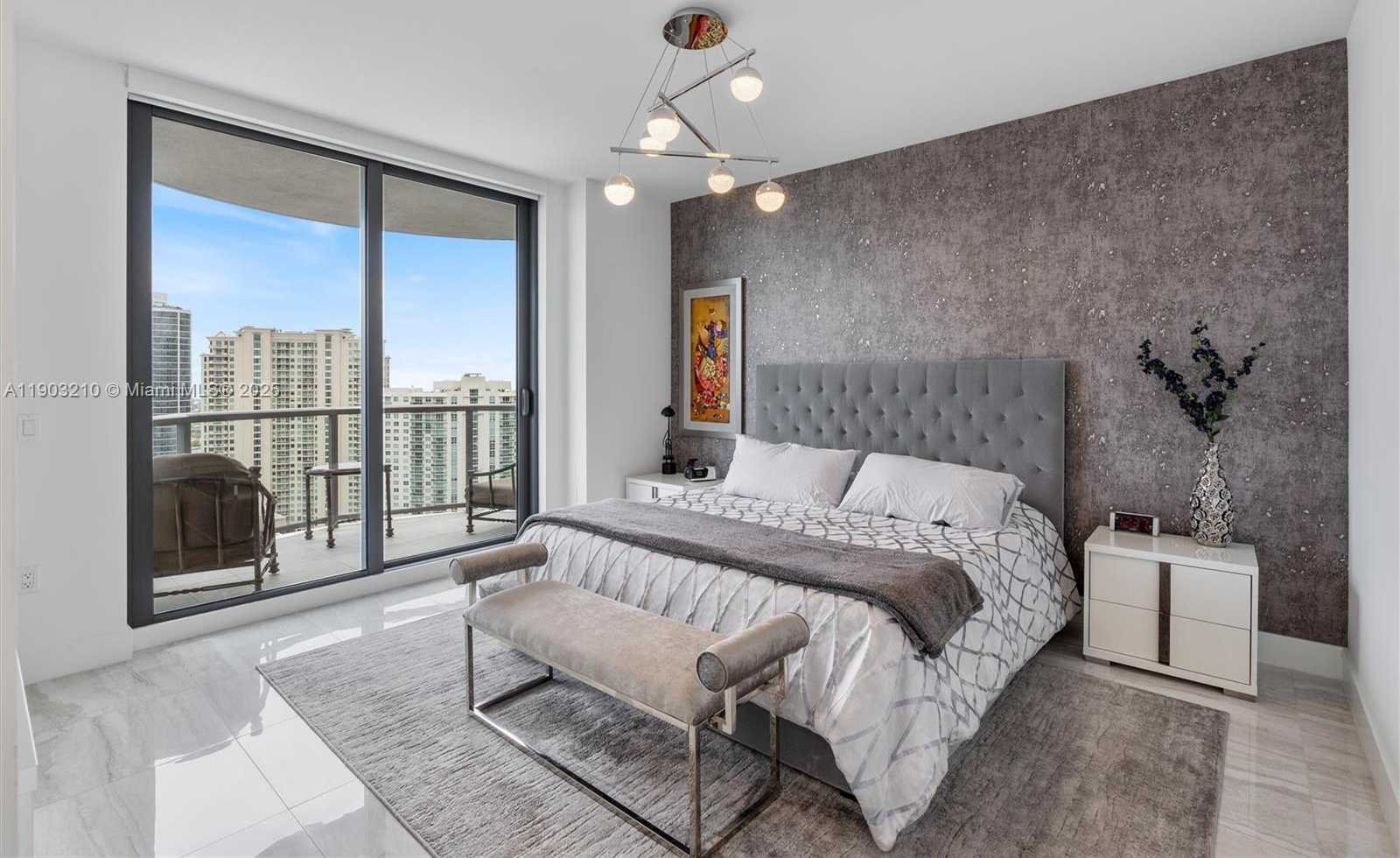 Imagen de Pequeño Objeto