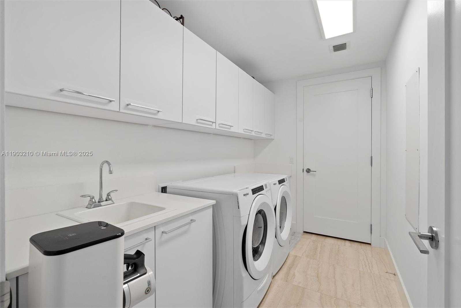 Imagen de Pequeño Objeto