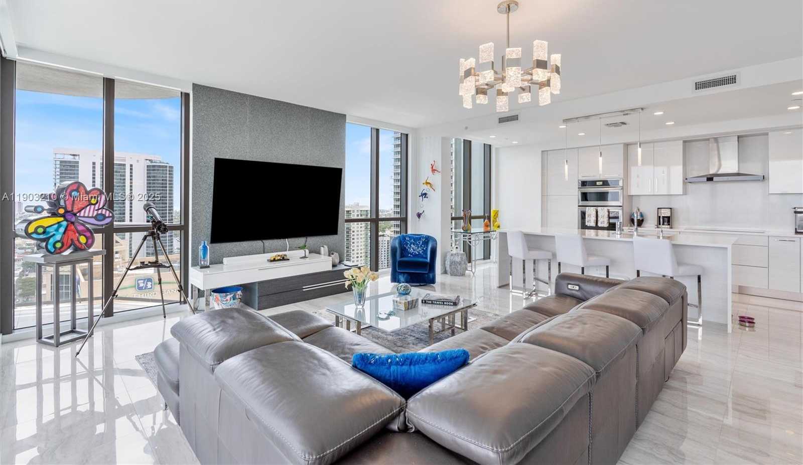 Imagen de Pequeño Objeto