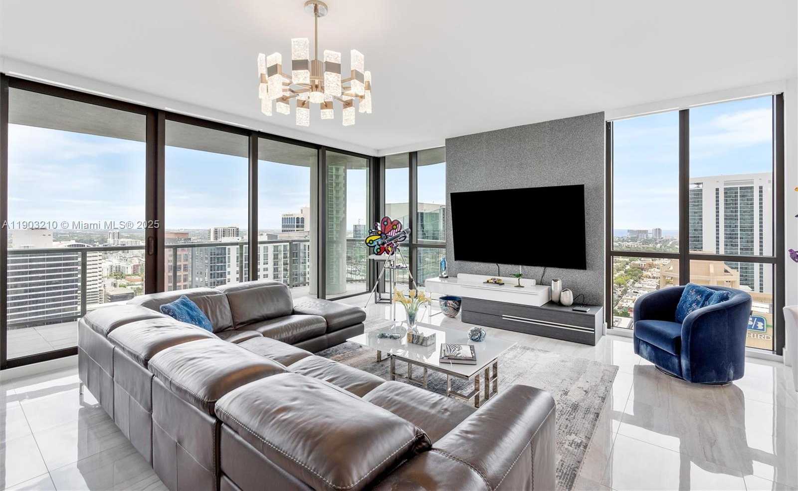 Imagen de Pequeño Objeto