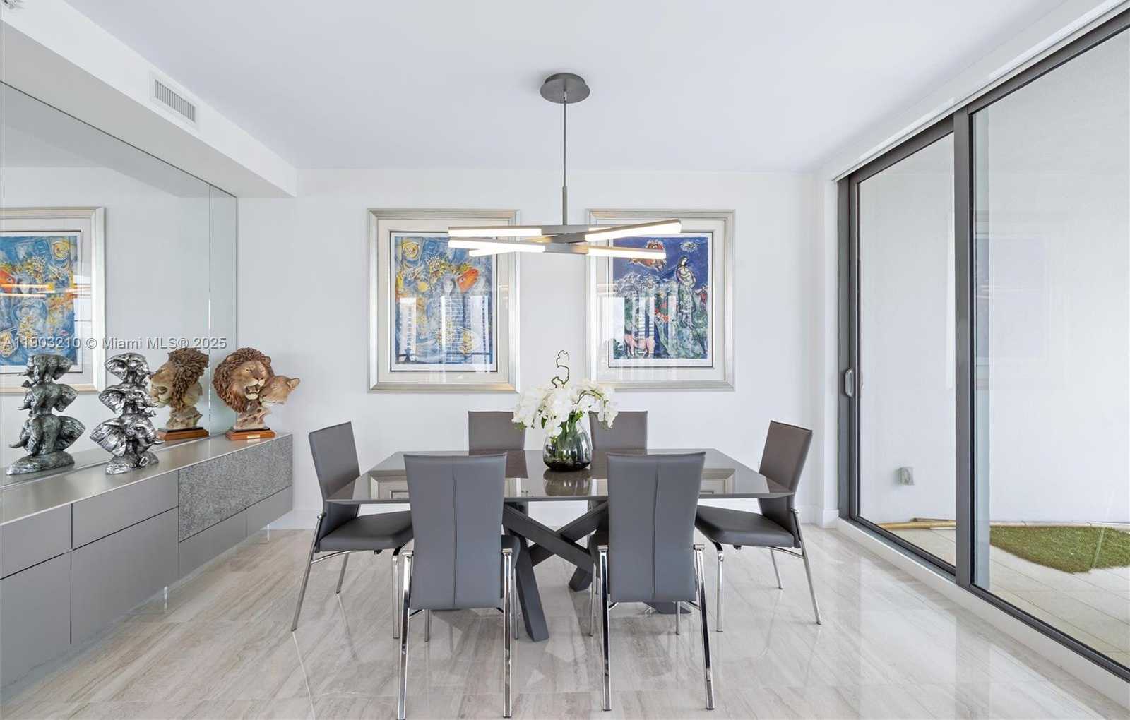 Imagen de Pequeño Objeto