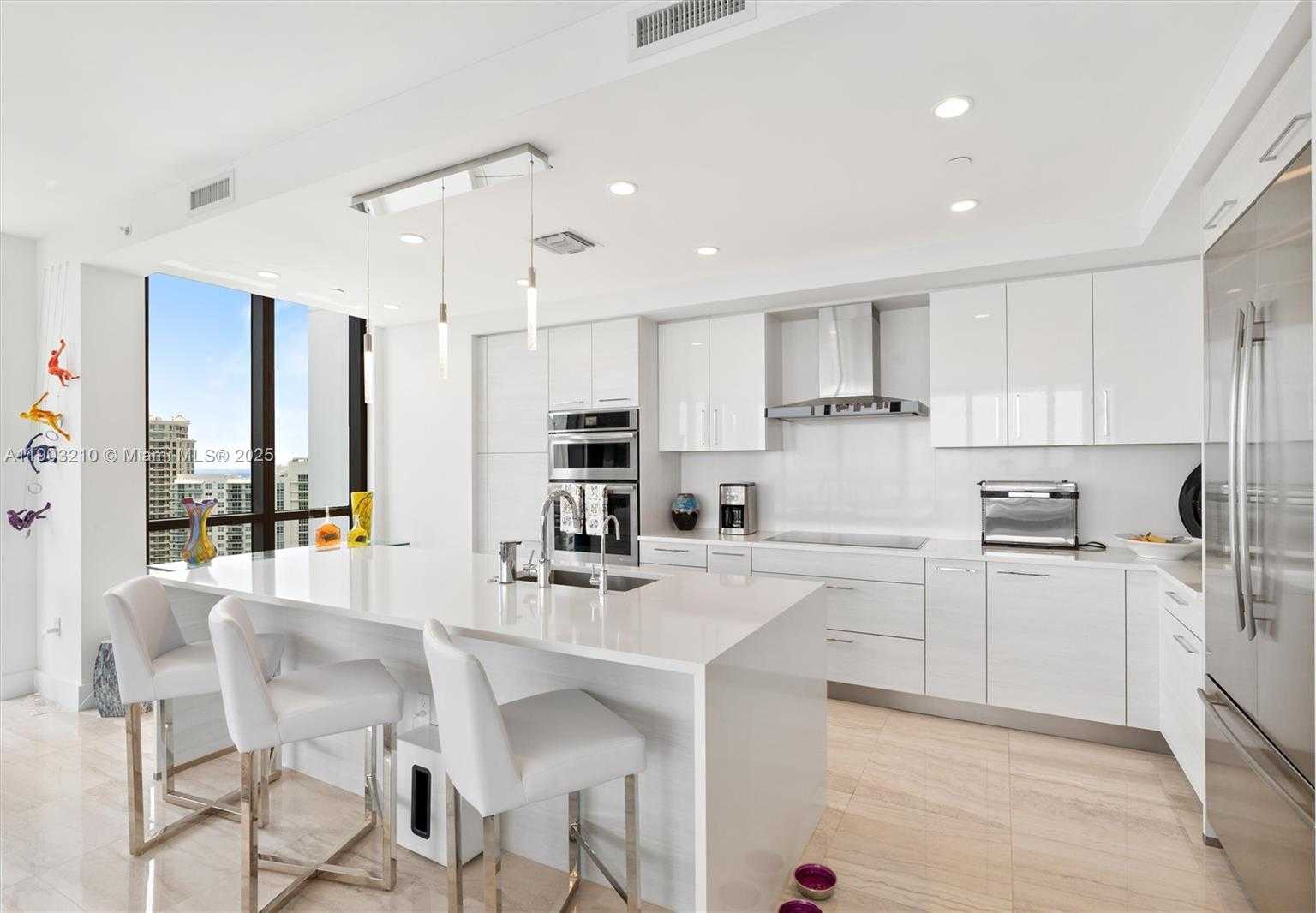 Imagen de Pequeño Objeto