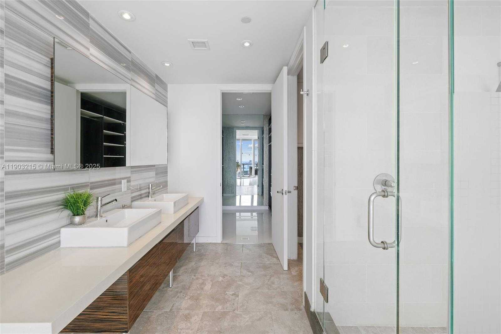 Small Image of 1100 BISCAYNE BLVD #3303, Miami Number 22