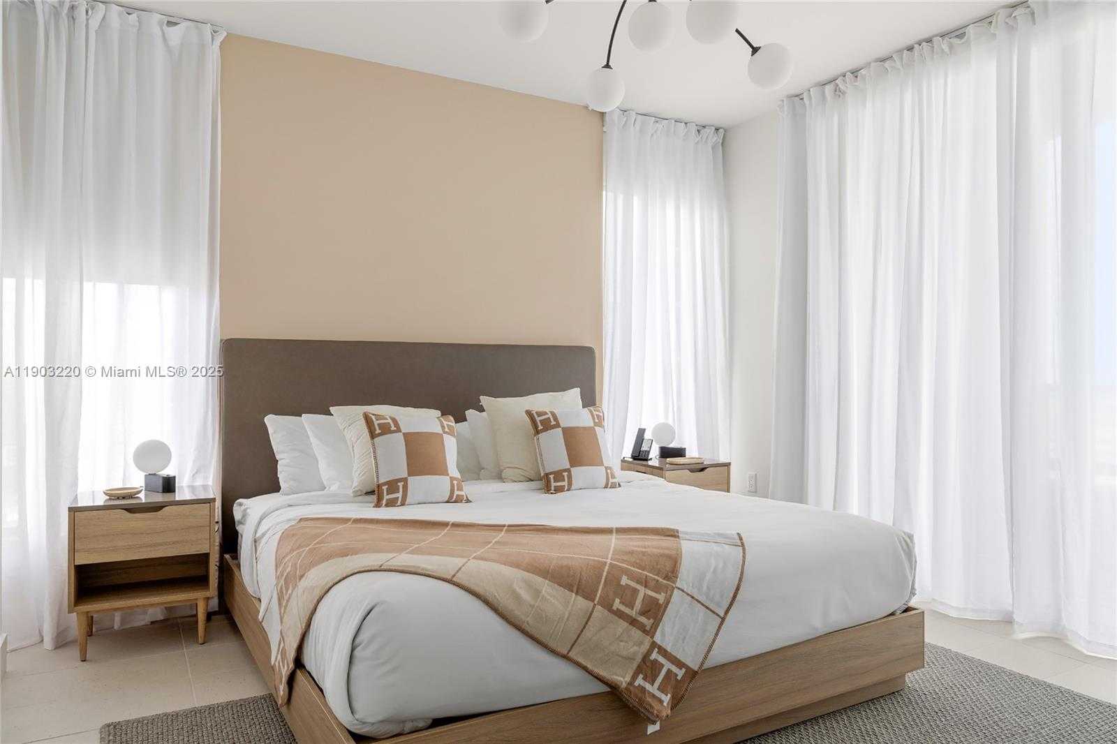 Small Image of 159 NORTH EAST 6TH ST #3615, Miami Number 3