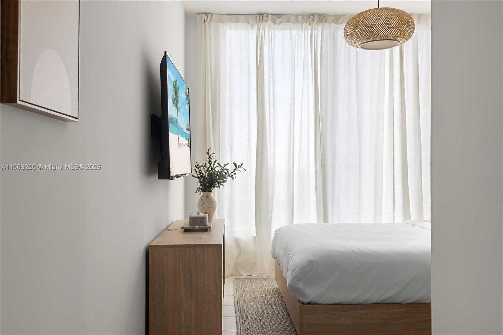 Small Image of 159 NORTH EAST 6TH ST #3615, Miami Number 41