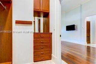 Small Image of 60 EDGEWATER DR #LE, Coral Gables Number 15