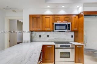 Small Image of 60 EDGEWATER DR #LE, Coral Gables Number 7
