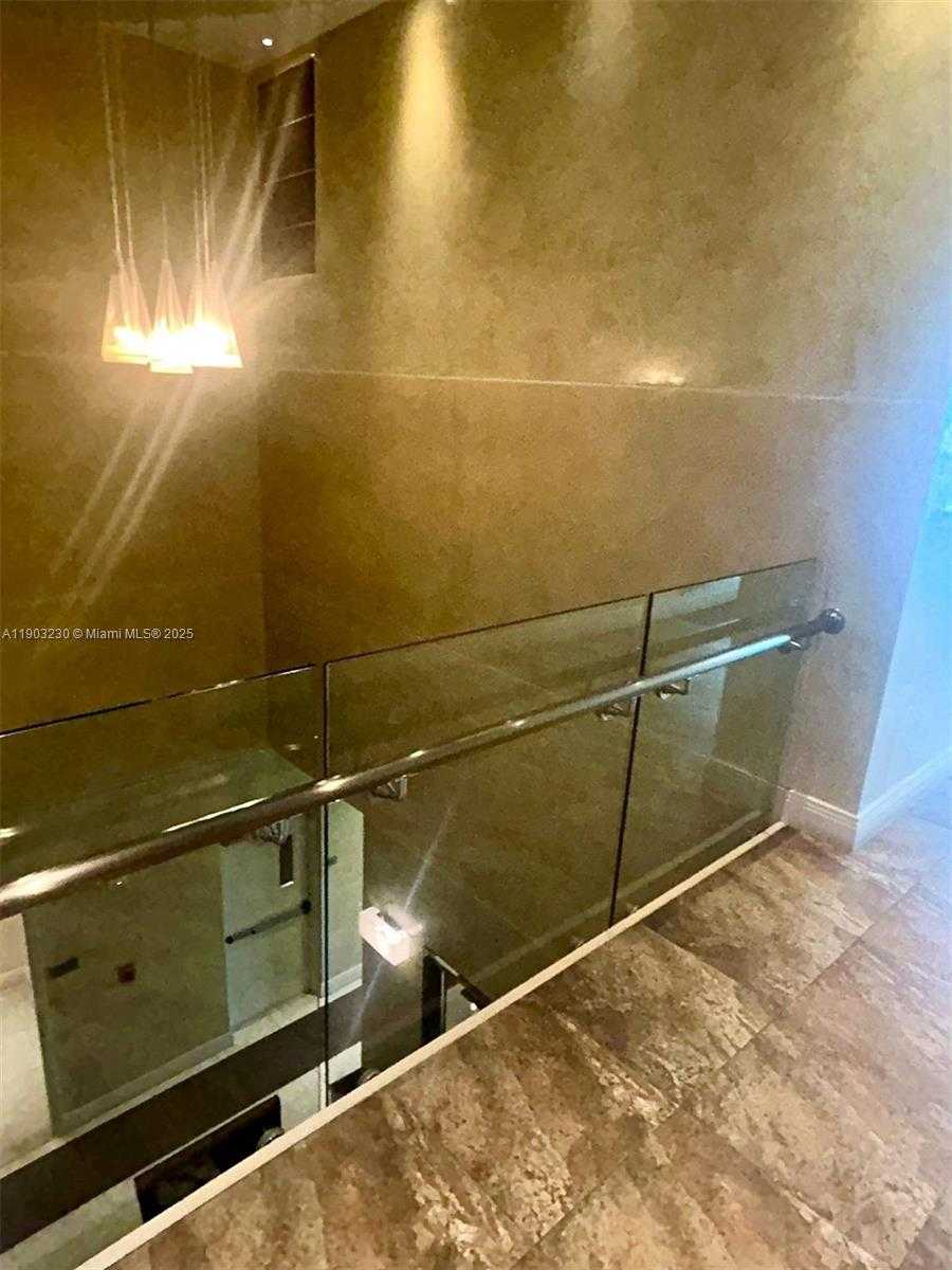 Small Image of 185 SOUTH WEST 7 ST #1802, Miami Number 29