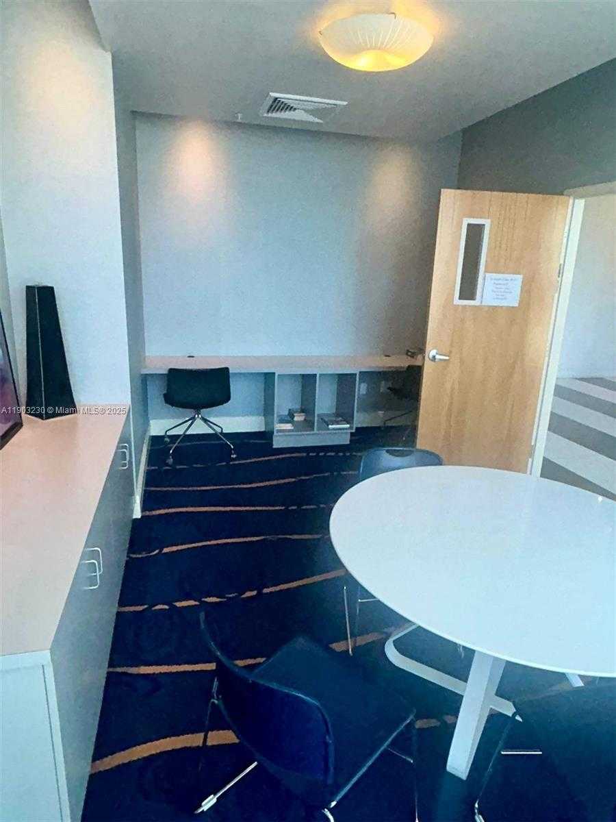 Small Image of 185 SOUTH WEST 7 ST #1802, Miami Number 31