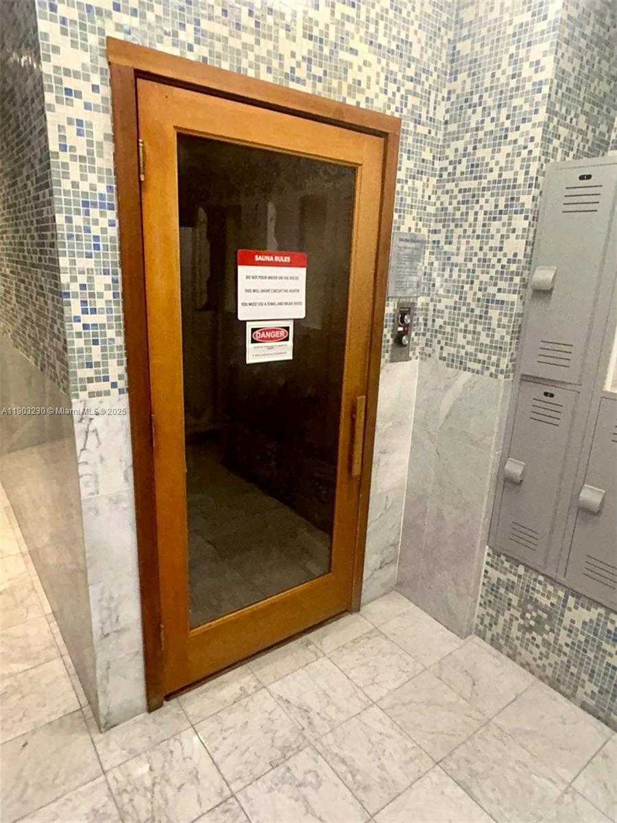 Small Image of 185 SOUTH WEST 7 ST #1802, Miami Number 33