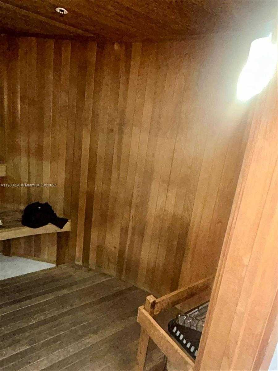 Small Image of 185 SOUTH WEST 7 ST #1802, Miami Number 34