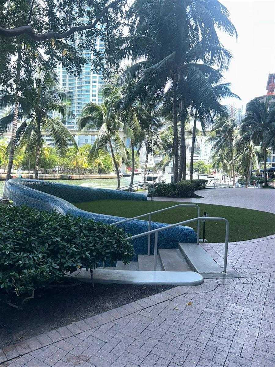 Small Image of 185 SOUTH WEST 7 ST #1802, Miami Number 37