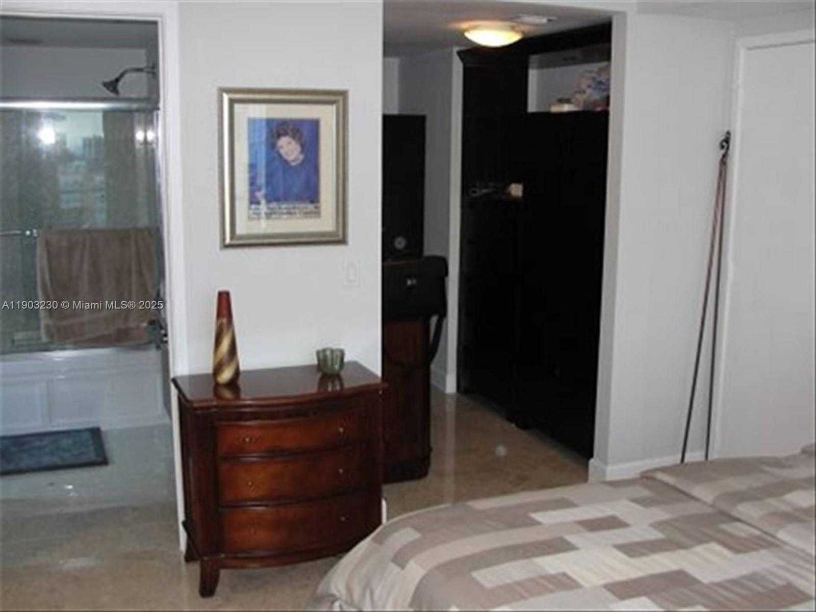 Small Image of 185 SOUTH WEST 7 ST #1802, Miami Number 8