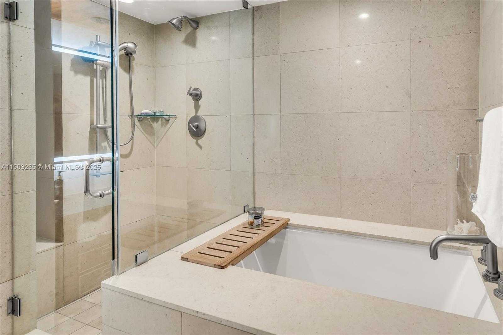 Small Image of 6801 COLLINS AVE #Door #214 Legal Door #209, Miami Beach Number 15