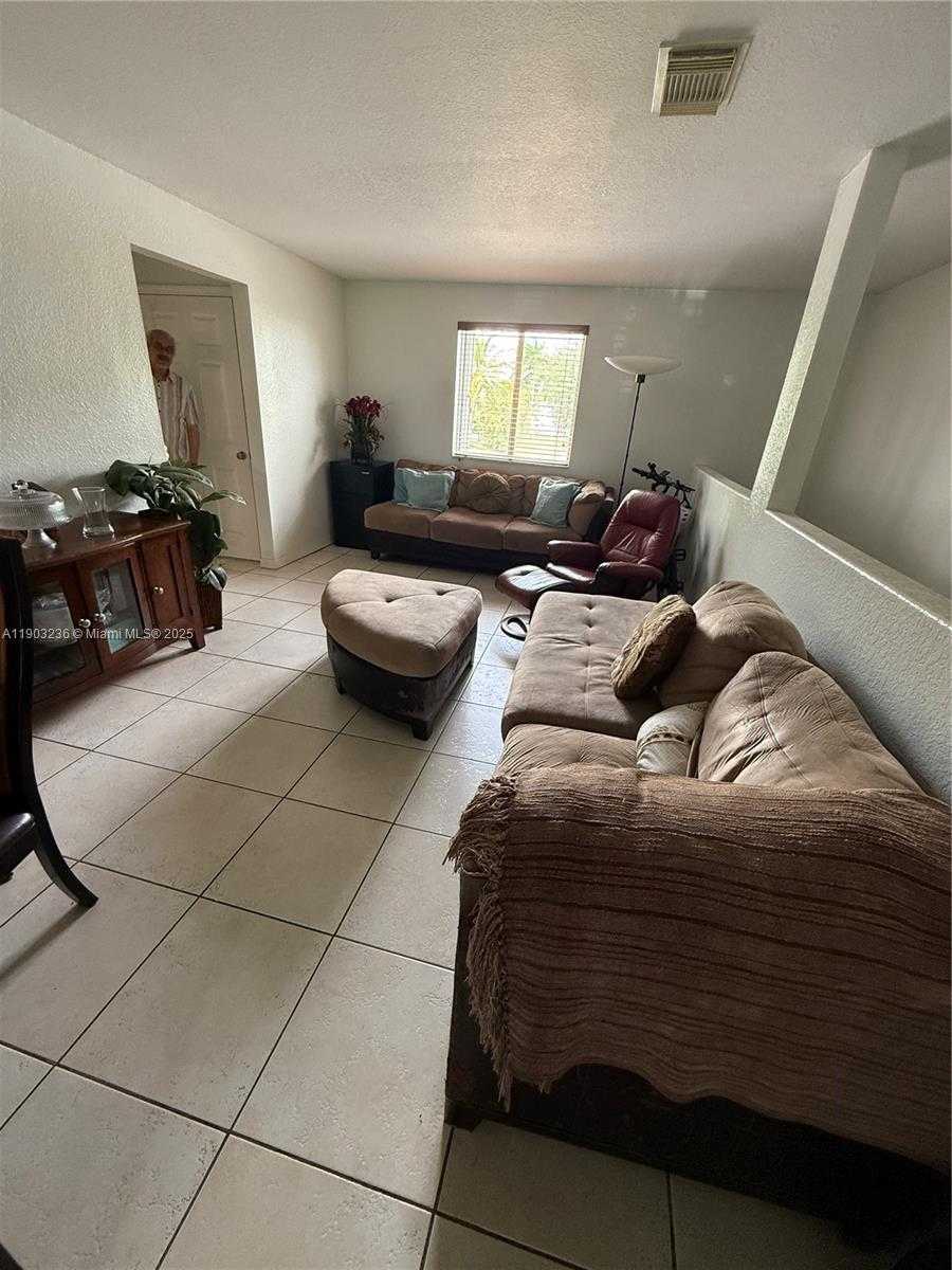 Small Image of 5605 NORTH WEST 109TH AVE #76, Doral Number 13