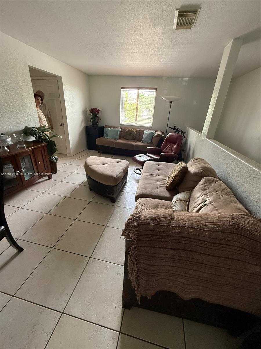 Small Image of 5605 NORTH WEST 109TH AVE #76, Doral Number 14