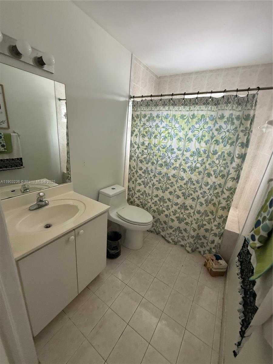 Small Image of 5605 NORTH WEST 109TH AVE #76, Doral Number 17