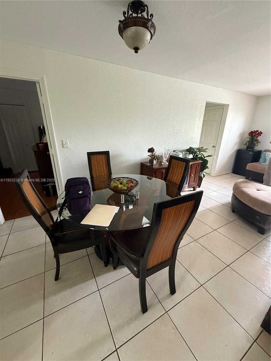 Small Image of 5605 NORTH WEST 109TH AVE #76, Doral Number 23