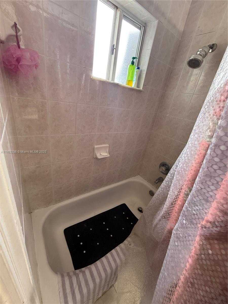 Small Image of 5605 NORTH WEST 109TH AVE #76, Doral Number 7