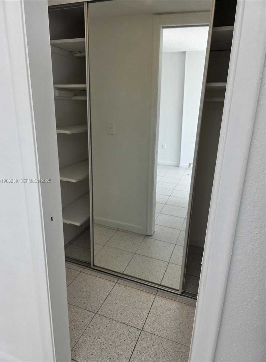 Small Image of 1750 JAMES AVE #9C, Miami Beach Number 21
