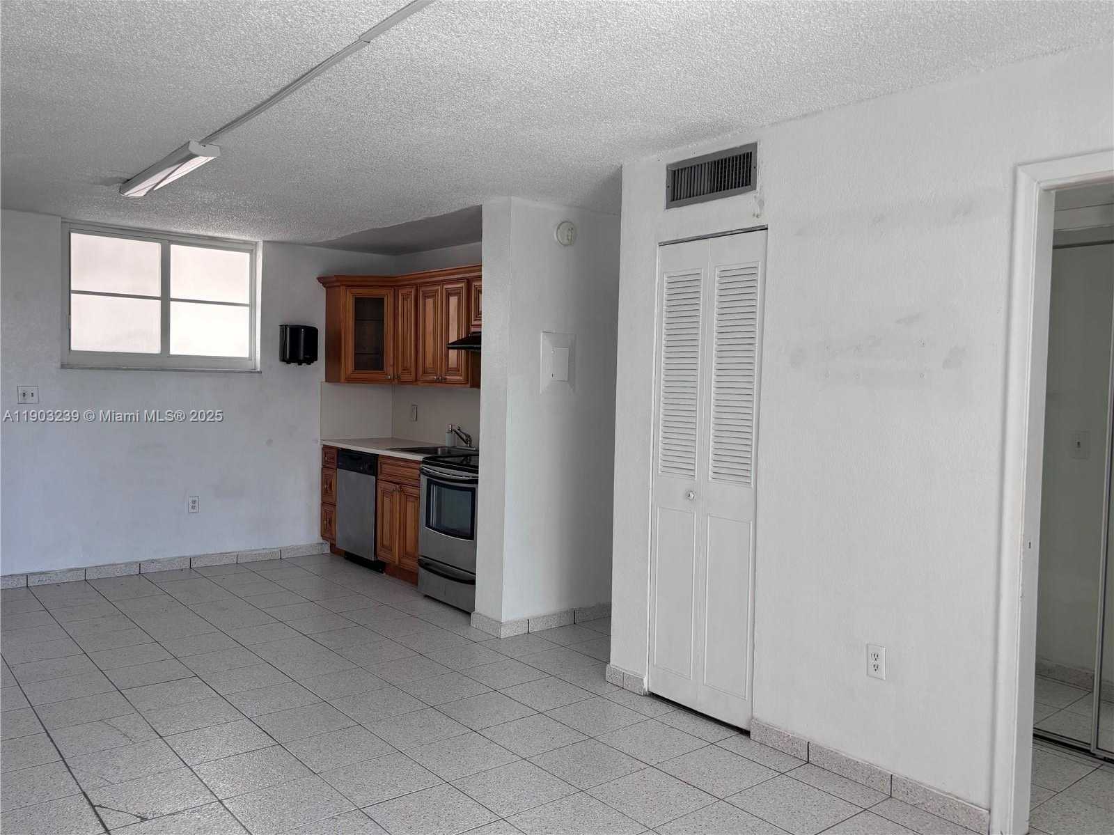 Small Image of 1750 JAMES AVE #9C, Miami Beach Number 4