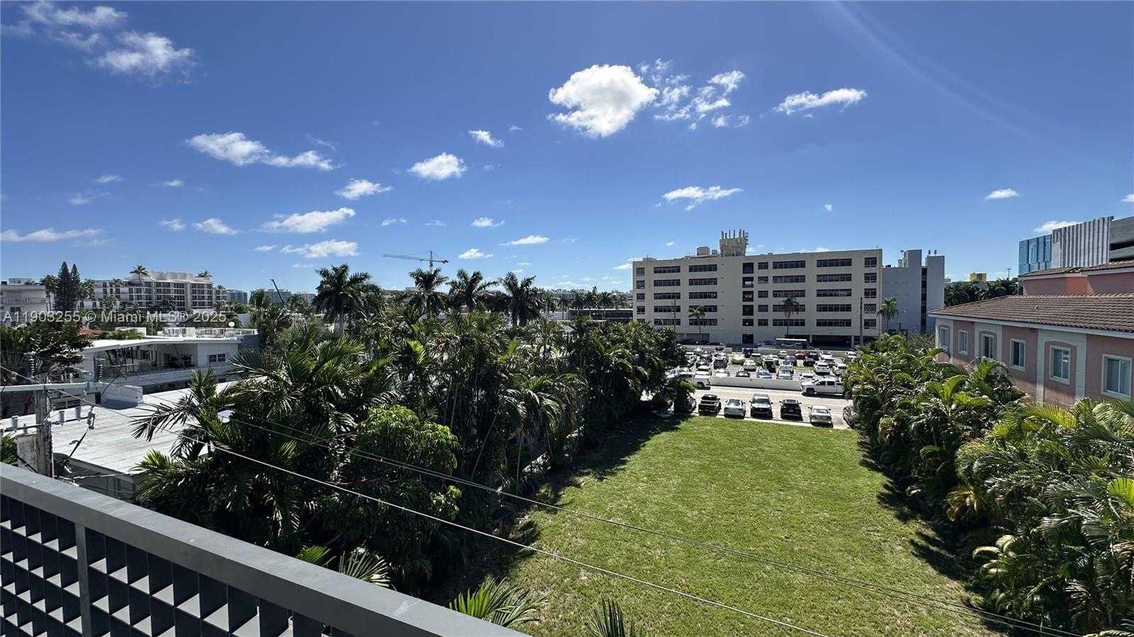 Small Image of 1120 98TH ST #303, Bay Harbor Islands Number 17