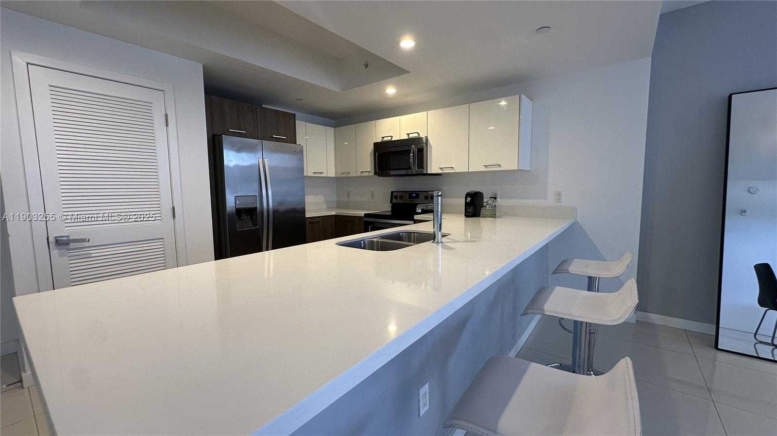 Small Image of 1120 98TH ST #303, Bay Harbor Islands Number 3