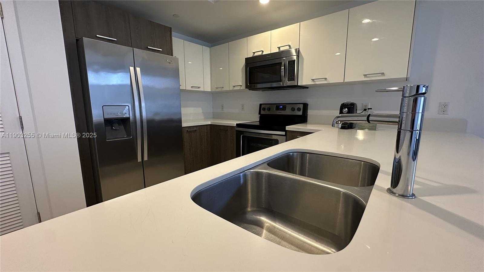 Small Image of 1120 98TH ST #303, Bay Harbor Islands Number 4