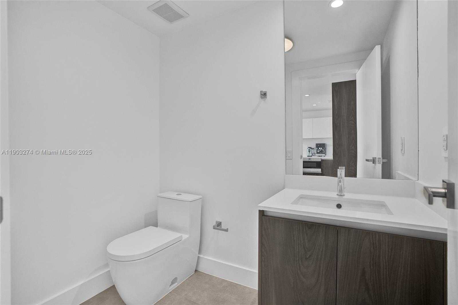 Imagen de Pequeño Objeto