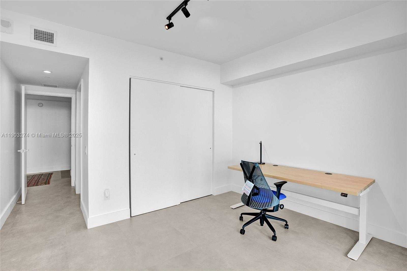 Imagen de Pequeño Objeto