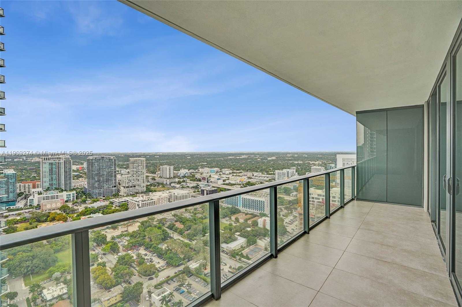 Imagen de Pequeño Objeto