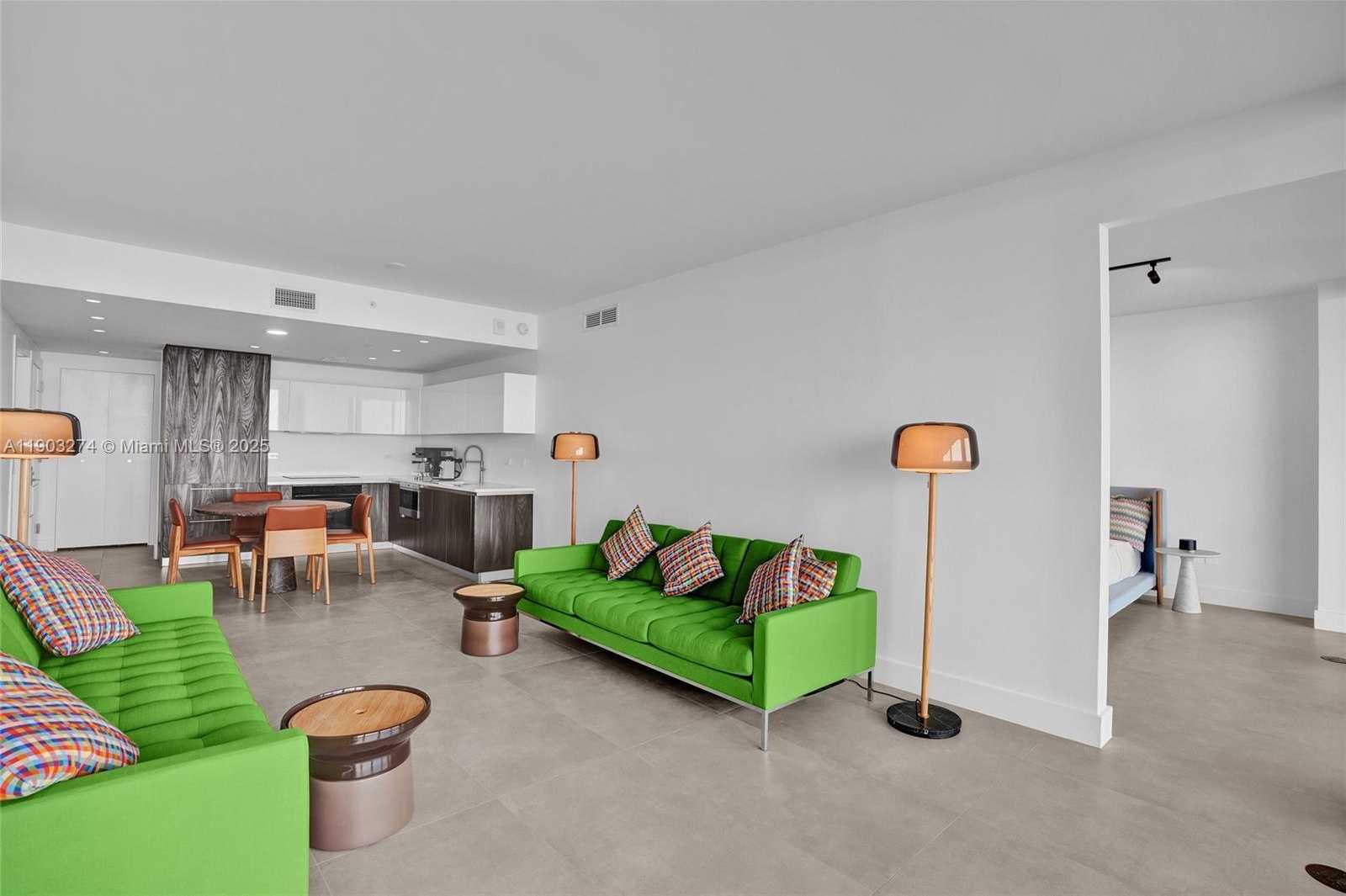 Imagen de Pequeño Objeto