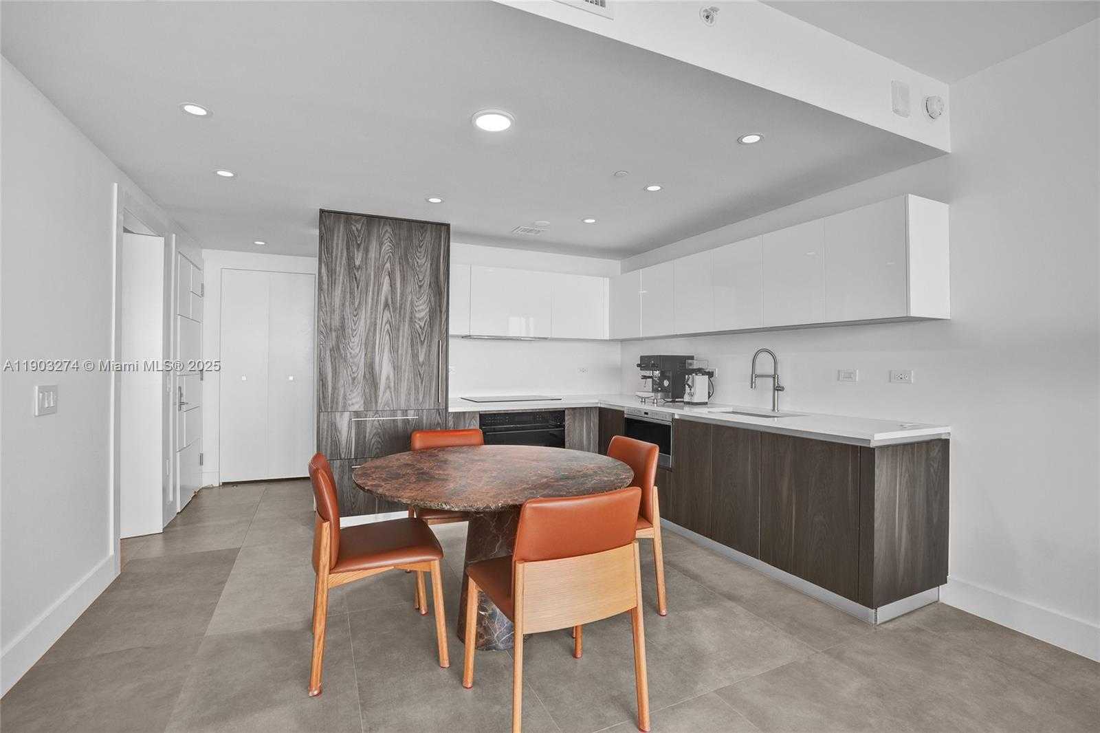 Imagen de Pequeño Objeto