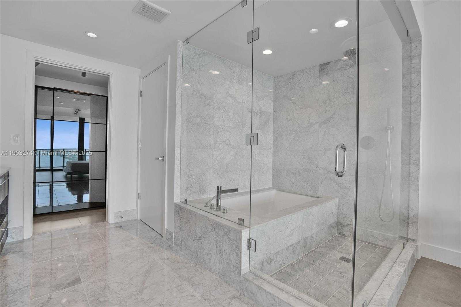 Imagen de Pequeño Objeto