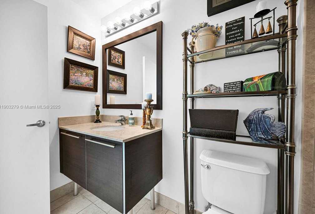 Imagen de Pequeño Objeto