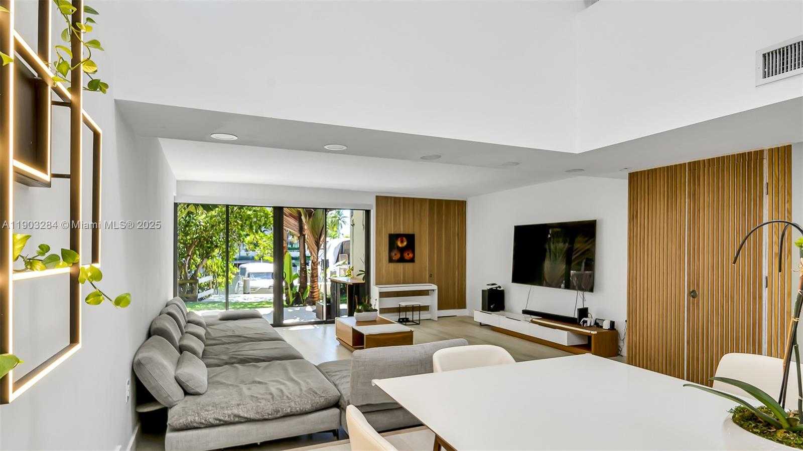 Imagen de Pequeño Objeto