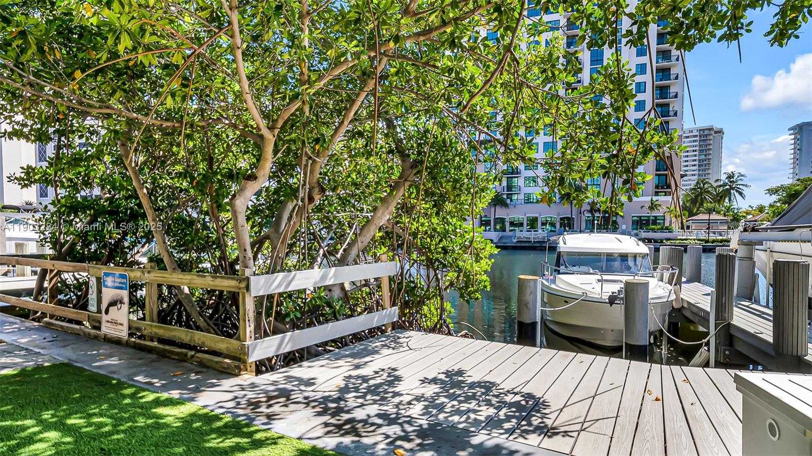 Imagen de Pequeño Objeto