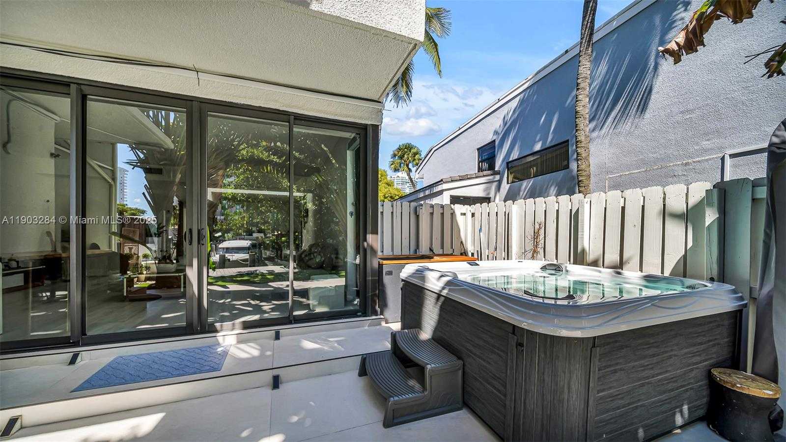 Imagen de Pequeño Objeto