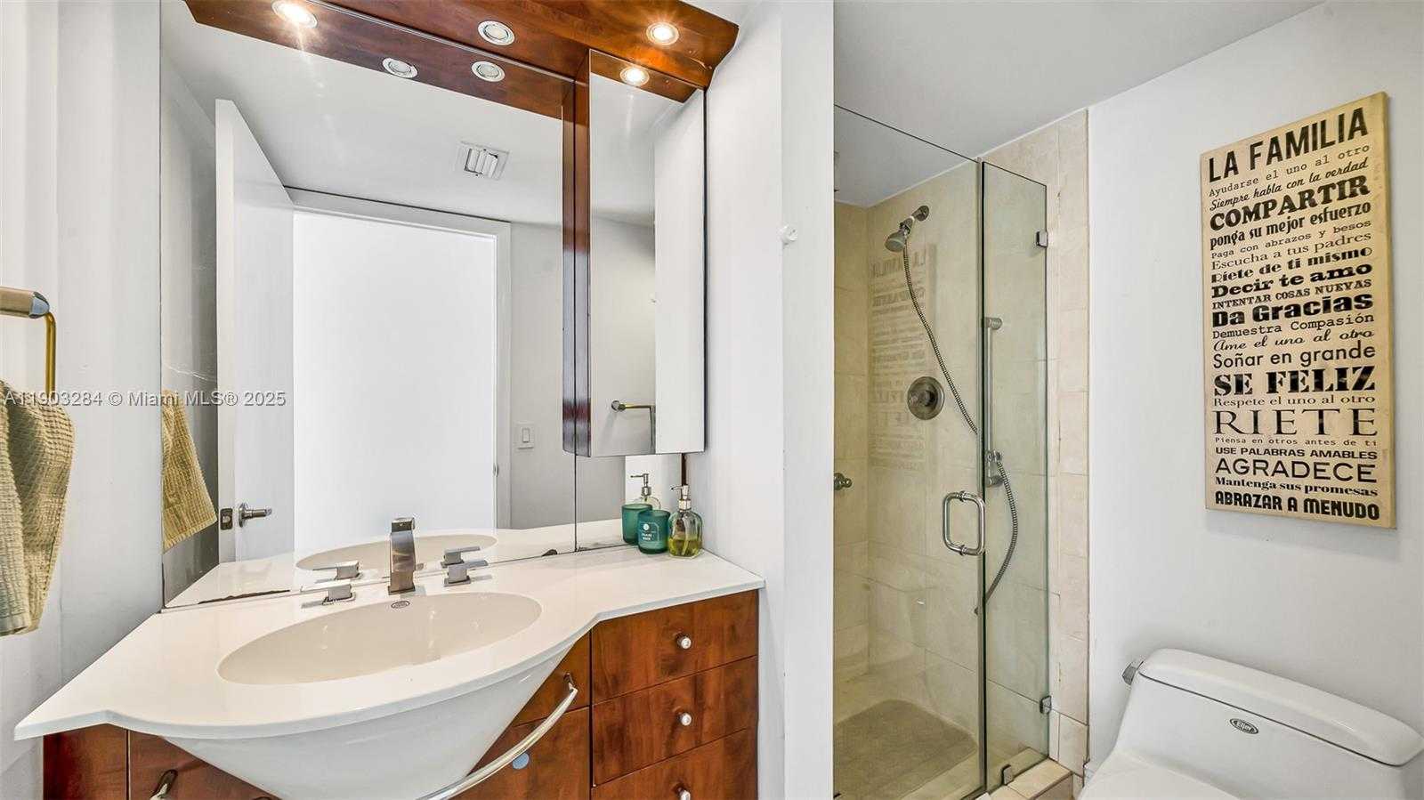 Imagen de Pequeño Objeto