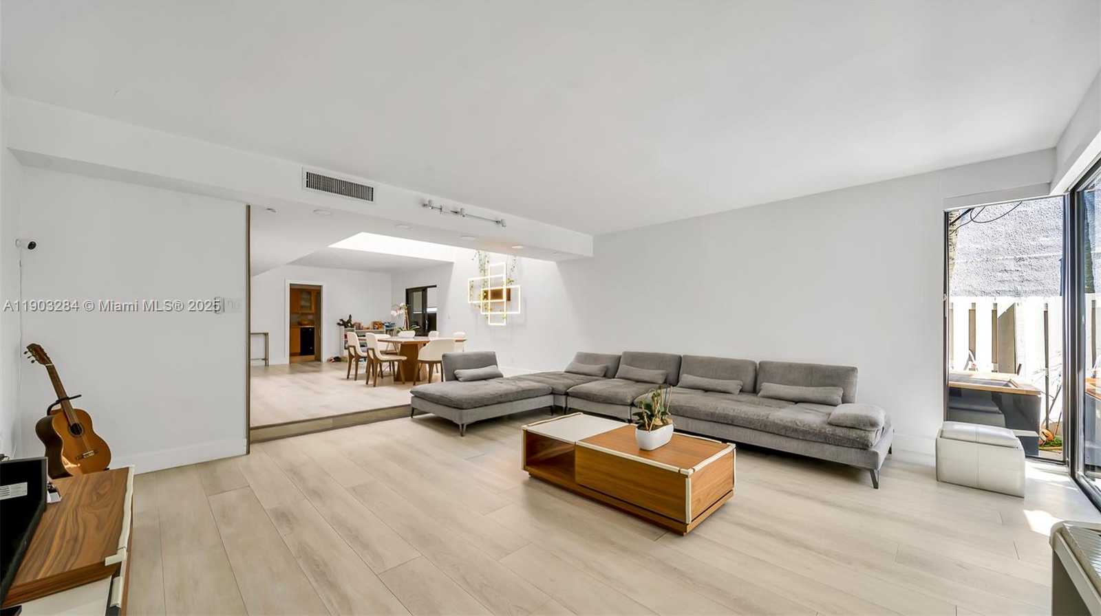 Imagen de Pequeño Objeto