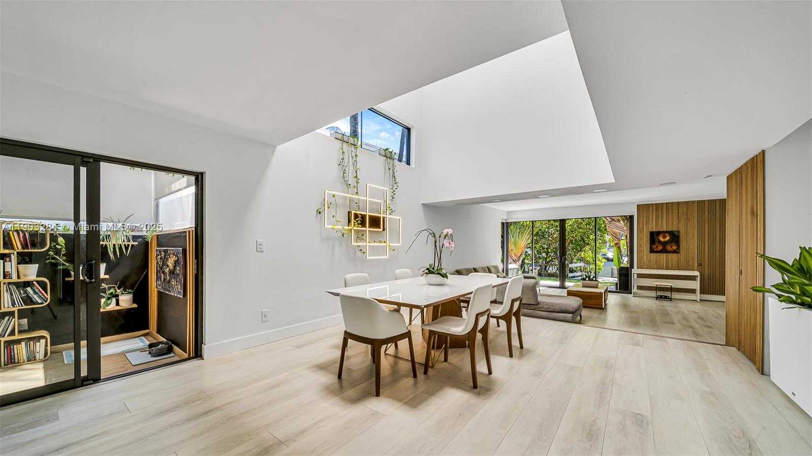 Imagen de Pequeño Objeto