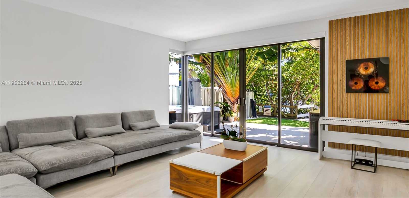 Imagen de Pequeño Objeto